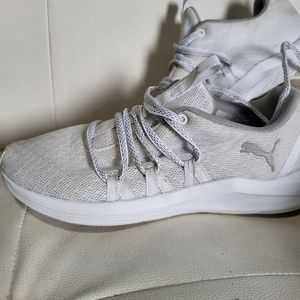 Size 3.5 puma soft foam